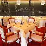 Хотел The Vineyards Boutique & 4*