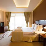 Хотел The Vineyards Boutique & 4*