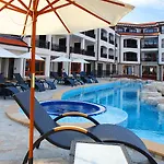 Хотел The Vineyards Boutique & 4*
