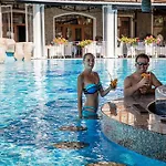 Хотел The Vineyards Boutique & Ахелой