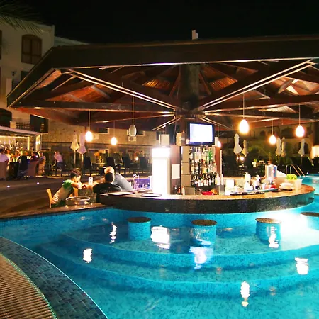 The Vineyards Boutique & 4*