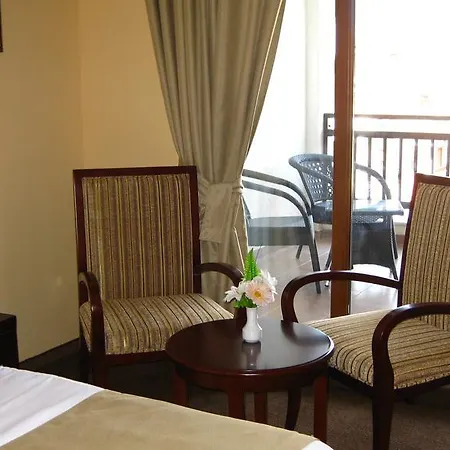 Хотел The Vineyards Boutique & 4*